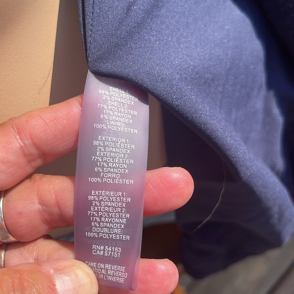 Tommy Hilfiger Navy Blazer/ Jacket Size 8 - Lined-Shoulder Pads - Subtle Pattern - Picture 12 of 12